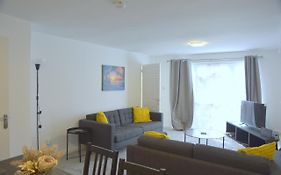 Lindrick Villa- 3Bd Bunglow , Free Parking- Long Stays